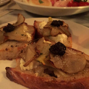 Artichoke & sunchoke crostini, Monteverde